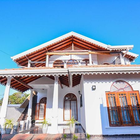 Eos Hostels Ettukala Екстериор снимка